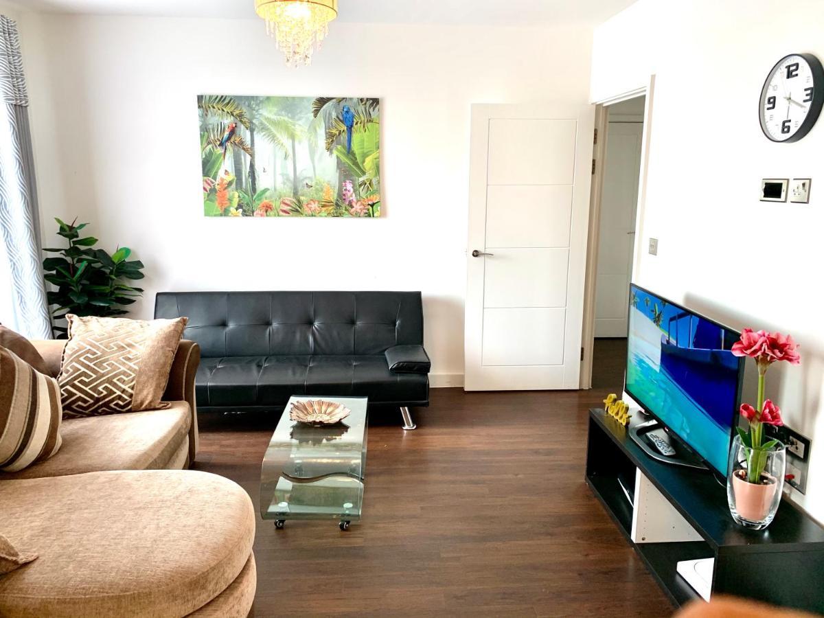 2-Bedrooms Modern Apartment Next To Velodrome, Lounge, Balcony, Parking, Abba London Luaran gambar