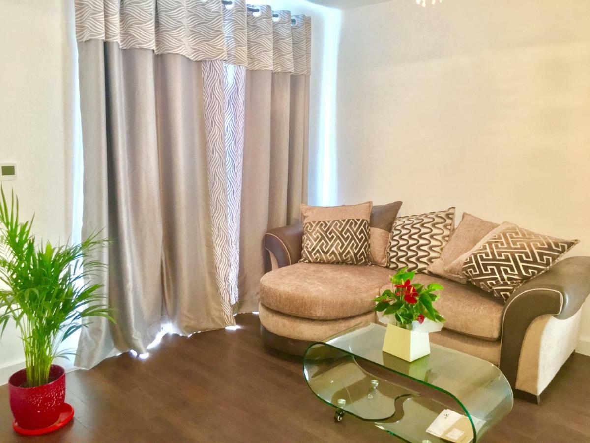 2-Bedrooms Modern Apartment Next To Velodrome, Lounge, Balcony, Parking, Abba London Luaran gambar