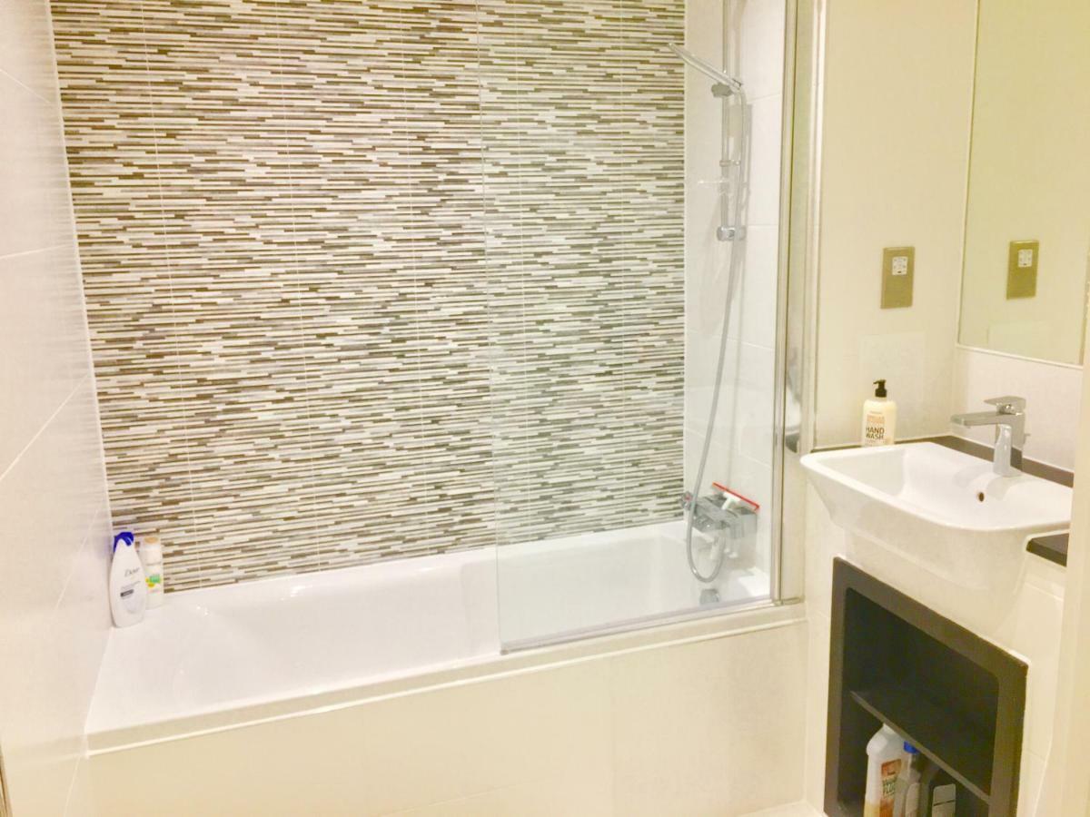2-Bedrooms Modern Apartment Next To Velodrome, Lounge, Balcony, Parking, Abba London Luaran gambar