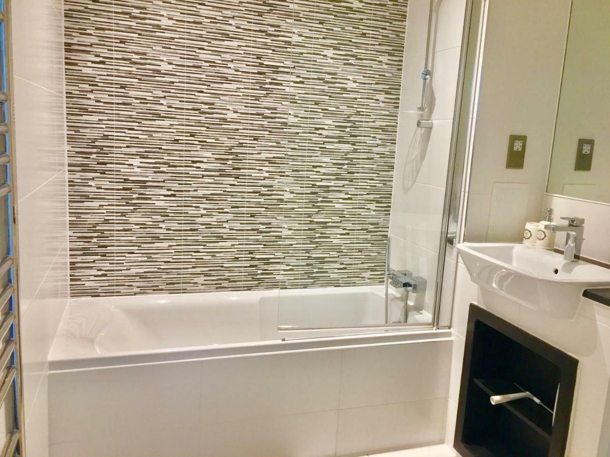 2-Bedrooms Modern Apartment Next To Velodrome, Lounge, Balcony, Parking, Abba London Luaran gambar