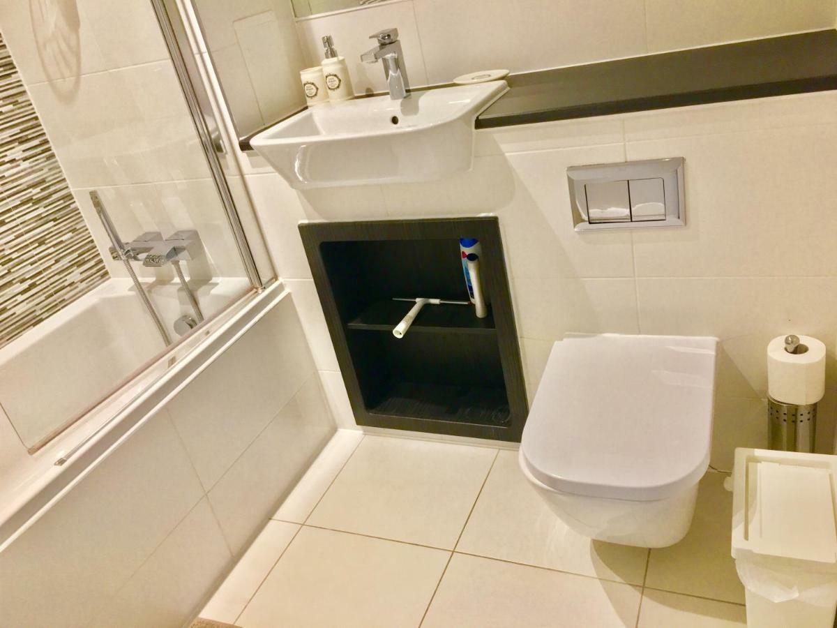 2-Bedrooms Modern Apartment Next To Velodrome, Lounge, Balcony, Parking, Abba London Luaran gambar