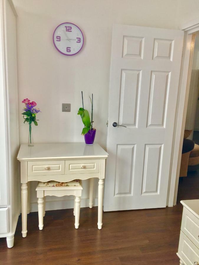 2-Bedrooms Modern Apartment Next To Velodrome, Lounge, Balcony, Parking, Abba London Luaran gambar