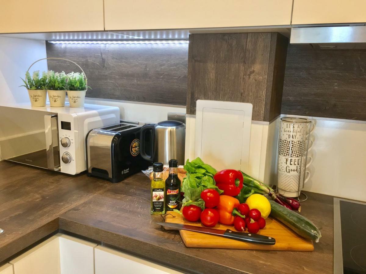 2-Bedrooms Modern Apartment Next To Velodrome, Lounge, Balcony, Parking, Abba London Luaran gambar